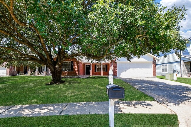 835 Victoria Lakes Dr