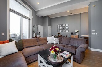 4662 N Winthrop Ave, Unit 3N in Chicago, IL - Foto de edificio - Building Photo