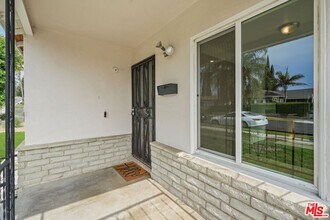 18913 Cohasset St in Los Angeles, CA - Building Photo - Building Photo