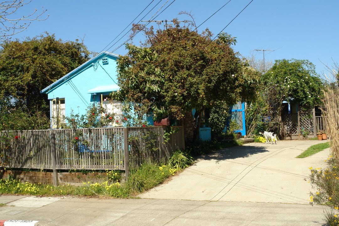 1521-1523 Delaware St in Berkeley, CA - Building Photo