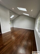 139 Rues Ln in East Brunswick, NJ - Building Photo - Building Photo