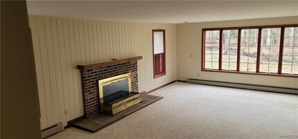 1028 E Main St in East Aurora, NY - Building Photo - Building Photo