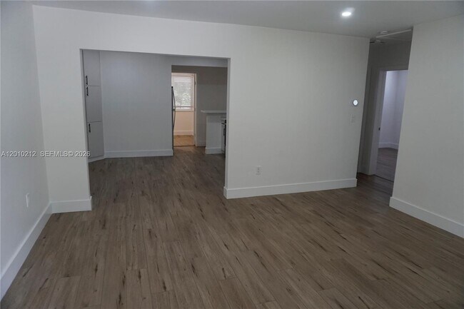 11043 SW 79th Ave in Pinecrest, FL - Building Photo - Building Photo