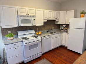 126 Vassar St-Unit -Front in Philadelphia, PA - Building Photo - Building Photo
