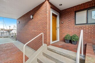 48 Shipway Pl in Boston, MA - Building Photo - Building Photo