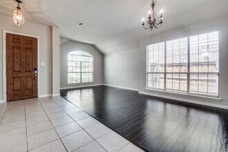 2767 Waterway Dr in Grand Prairie, TX - Building Photo - Building Photo