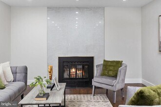 6 Ryan Rd in Cranbury, NJ - Building Photo - Building Photo