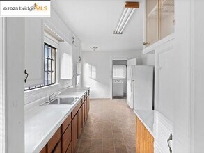 5549 Harvey Ave in Oakland, CA - Building Photo - Building Photo