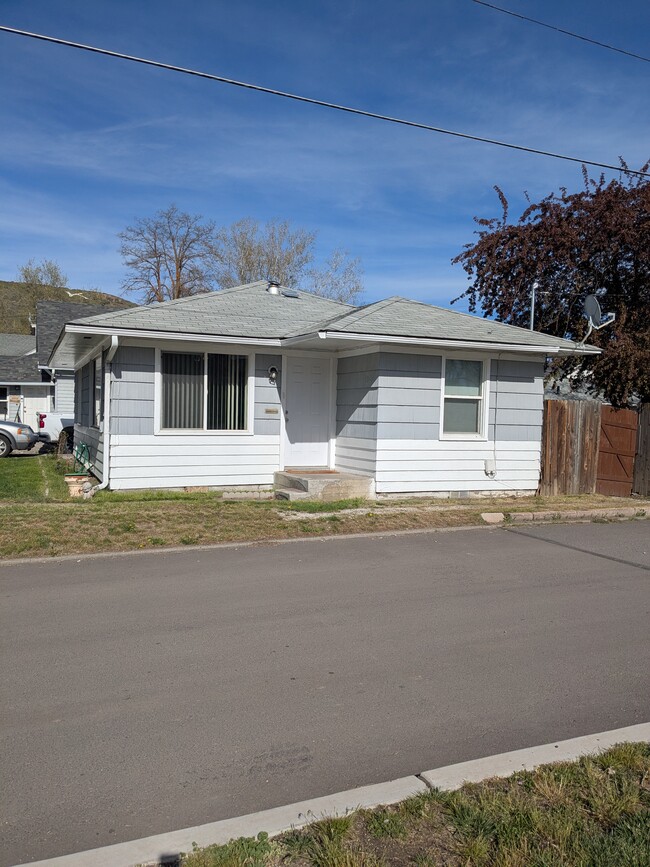 property at 1826 Fremont St