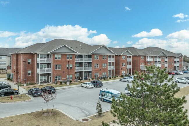 Centennial Park Apartments in Owasso, OK - Foto de edificio - Building Photo