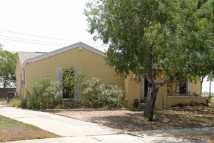 4501 Snead Dr in Corpus Christi, TX - Building Photo