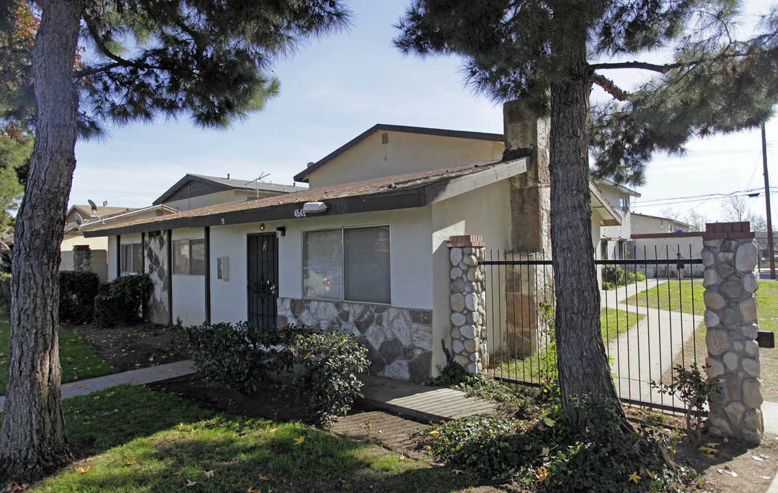 4545 Canoga St in Montclair, CA - Building Photo