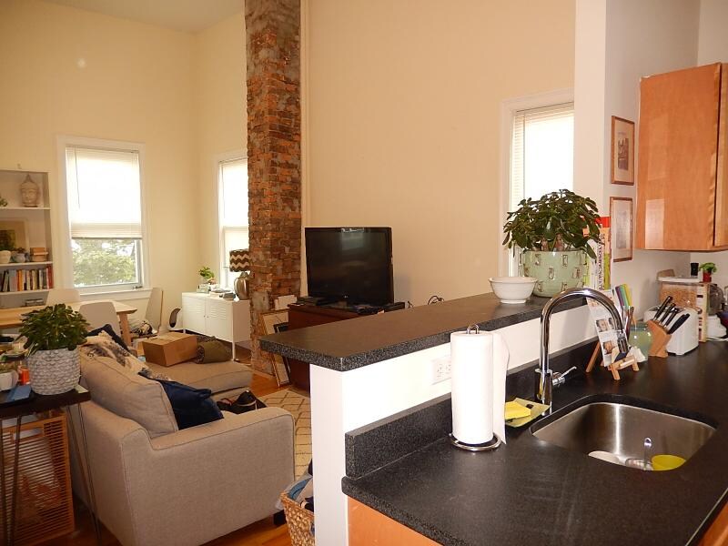 536 Cambridge St in Cambridge, MA - Building Photo