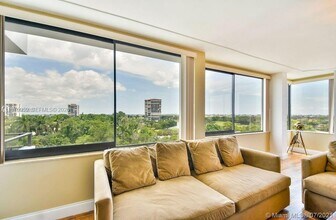 1500 Presidential Way in West Palm Beach, FL - Building Photo - Building Photo