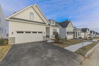 35 Lookout Rdg in Danbury, CT - Building Photo - Building Photo