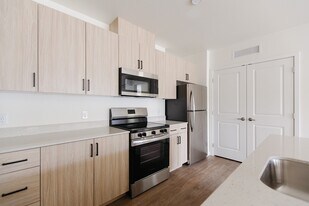 The Elowen in Lacey, WA - Building Photo