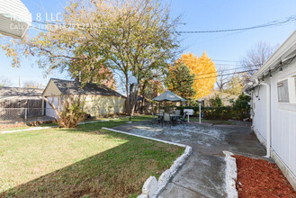 1227 1/2 S Gary Ave in Tulsa, OK - Foto de edificio - Building Photo
