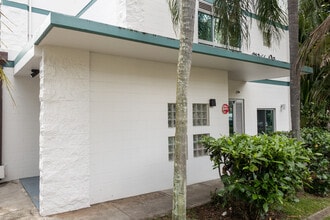 Wilder Vista in Honolulu, HI - Building Photo - Building Photo