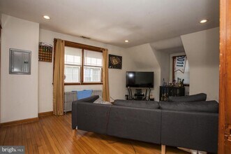 338 W 6th Ave-Unit -2 in Conshohocken, PA - Foto de edificio - Building Photo