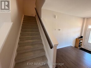 16 Tenuto Ln in Ottawa, ON - Building Photo - Building Photo