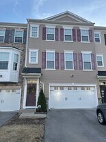 112 Graystone Dr in Trevose, PA - Building Photo