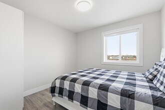 15836-15856 56 Ave in Surrey, BC - Building Photo - Building Photo