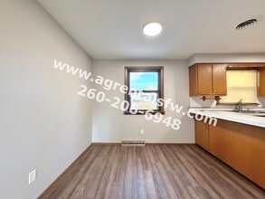 4030 Springwood Dr in Fort Wayne, IN - Building Photo - Building Photo