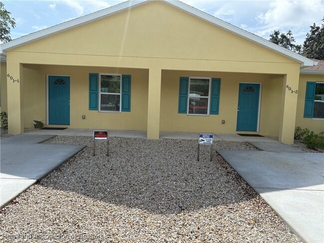 property at 601 S Lotela Ave