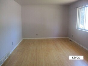 220 E Swallow Rd in Fort Collins, CO - Building Photo - Building Photo