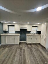 222 S San Pedro St in Edinburg, TX - Building Photo - Building Photo