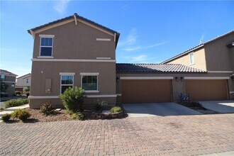 676 Swift Eagle Ave in Henderson, NV - Building Photo - Building Photo
