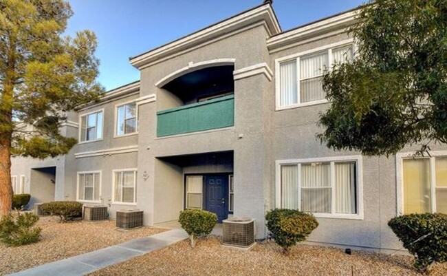 6955 N Durango Dr in Las Vegas, NV - Building Photo - Building Photo