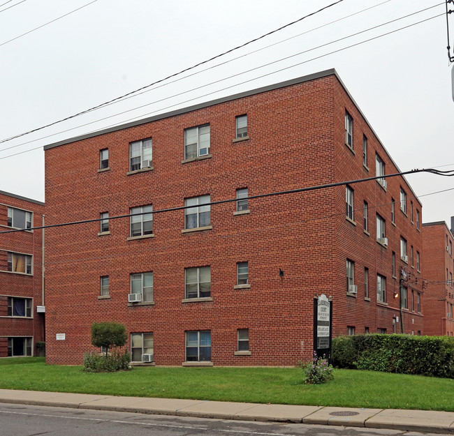 Claremount Court in Hamilton, ON - Building Photo - Building Photo