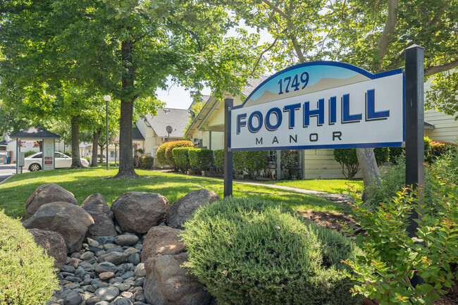 Foothill Manor Townhomes