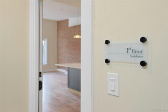 19 Main St in Tarrytown, NY - Foto de edificio - Building Photo