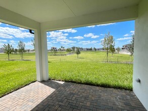 1241 Haywagon Trl in Loxahatchee, FL - Foto de edificio - Building Photo