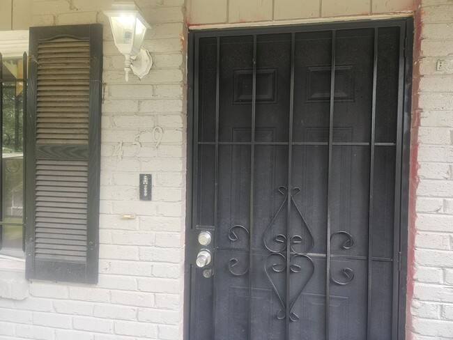 459 Fairlane Cir NW in Atlanta, GA - Building Photo - Building Photo