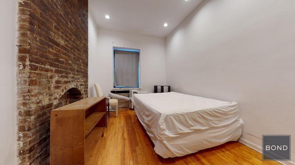 332 E 93rd St in New York, NY - Building Photo