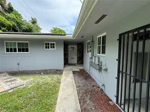 5909 Turin St in Coral Gables, FL - Building Photo - Building Photo