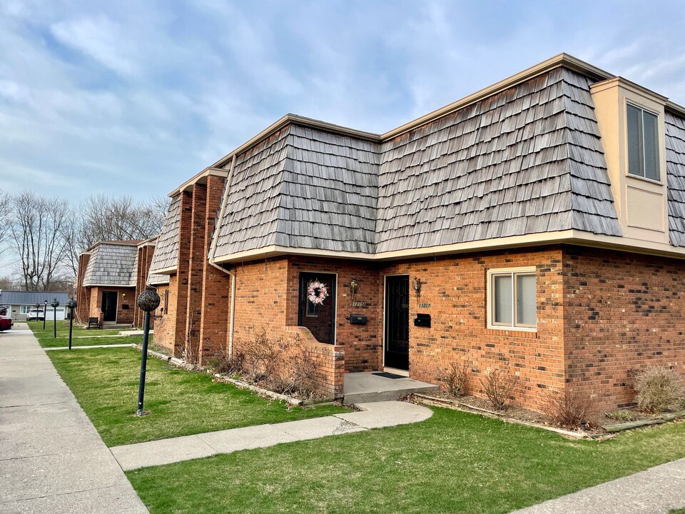 HIGHLAND NORTH TOWNHOUSES in Marion, IN - Building Photo