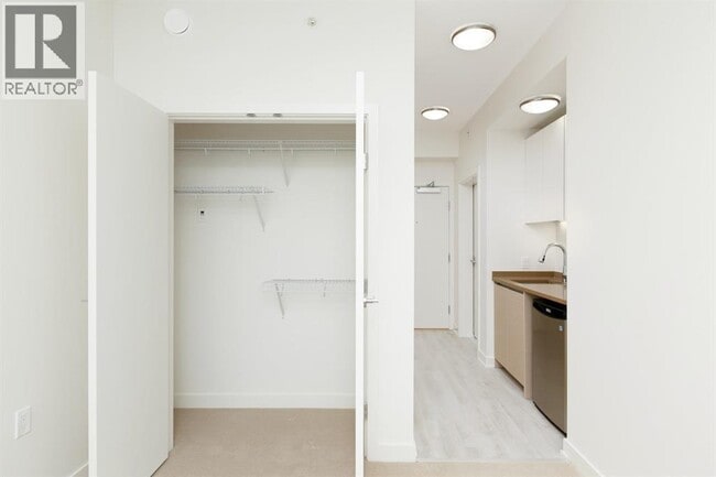 8850 University Crescent in Burnaby, BC - Building Photo - Building Photo