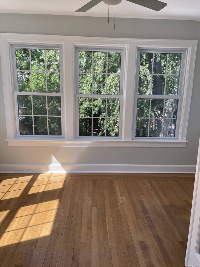 35-39 164th St-Unit -2nd Fl in Queens, NY - Building Photo - Building Photo