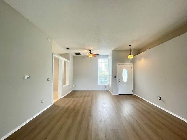 1063 Sugarberry Trail in Oviedo, FL - Building Photo - Building Photo