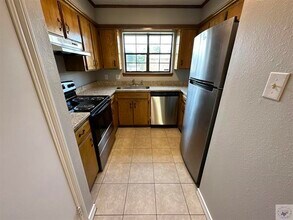 402 W 25th St, Unit 402 in Texarkana, TX - Foto de edificio - Building Photo