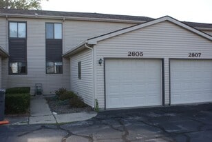 2803-2811 Scarlet Oak Dr in Toledo, OH - Building Photo