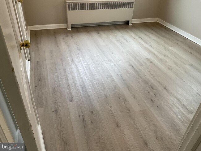 5 E Main St in Wrightstown, NJ - Building Photo - Building Photo