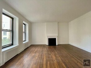 E 81st St, Unit 5A in New York, NY - Foto de edificio - Building Photo