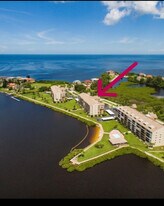4620 Bay Blvd in Port Richey, FL - Building Photo