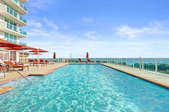 2889 McFarlane Rd in Miami, FL - Building Photo - Building Photo