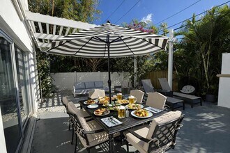 234 Gregory Rd in West Palm Beach, FL - Building Photo - Building Photo